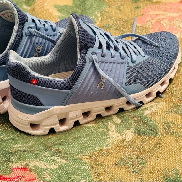ON RUNNING Size W7
Cloudswift Sneakers - Picture 10 of 14